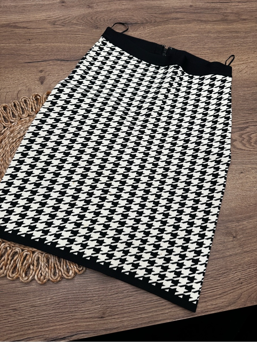 Pink Tartan- Classic Houndstooth Pencil Skirt - Black & White